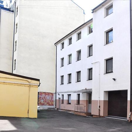 Riga City Center Quiet Apartment With Free Private Parking Exterior photo